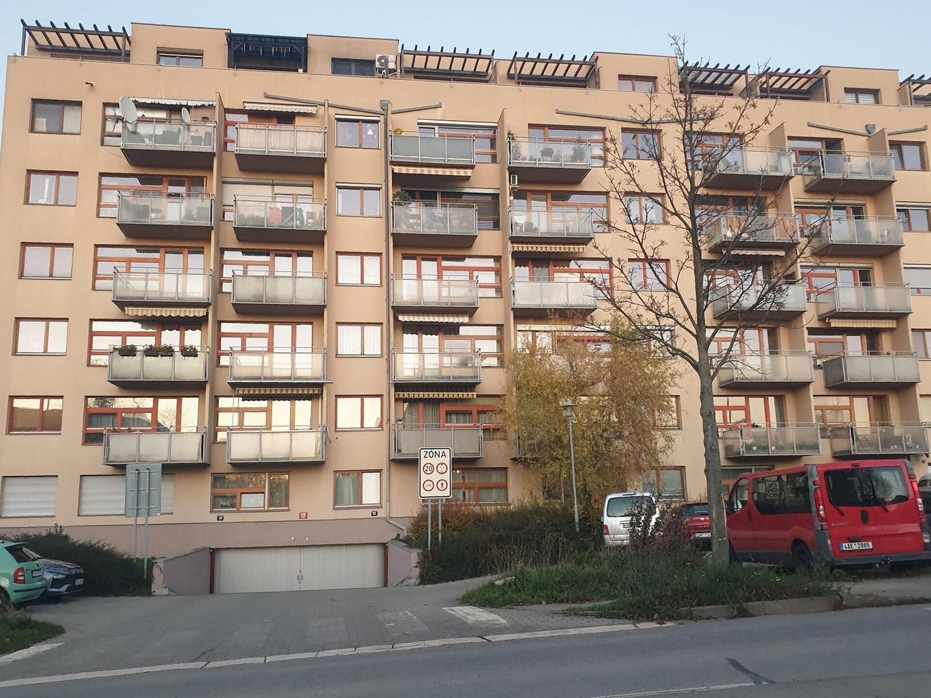 Garážové stání ul. Štěpařská, Praha 5 Hlubočepy