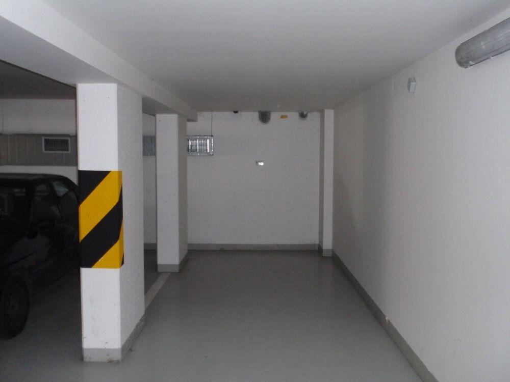 Garážové stání pro motocykly V Dolině, Praha 10 Michle