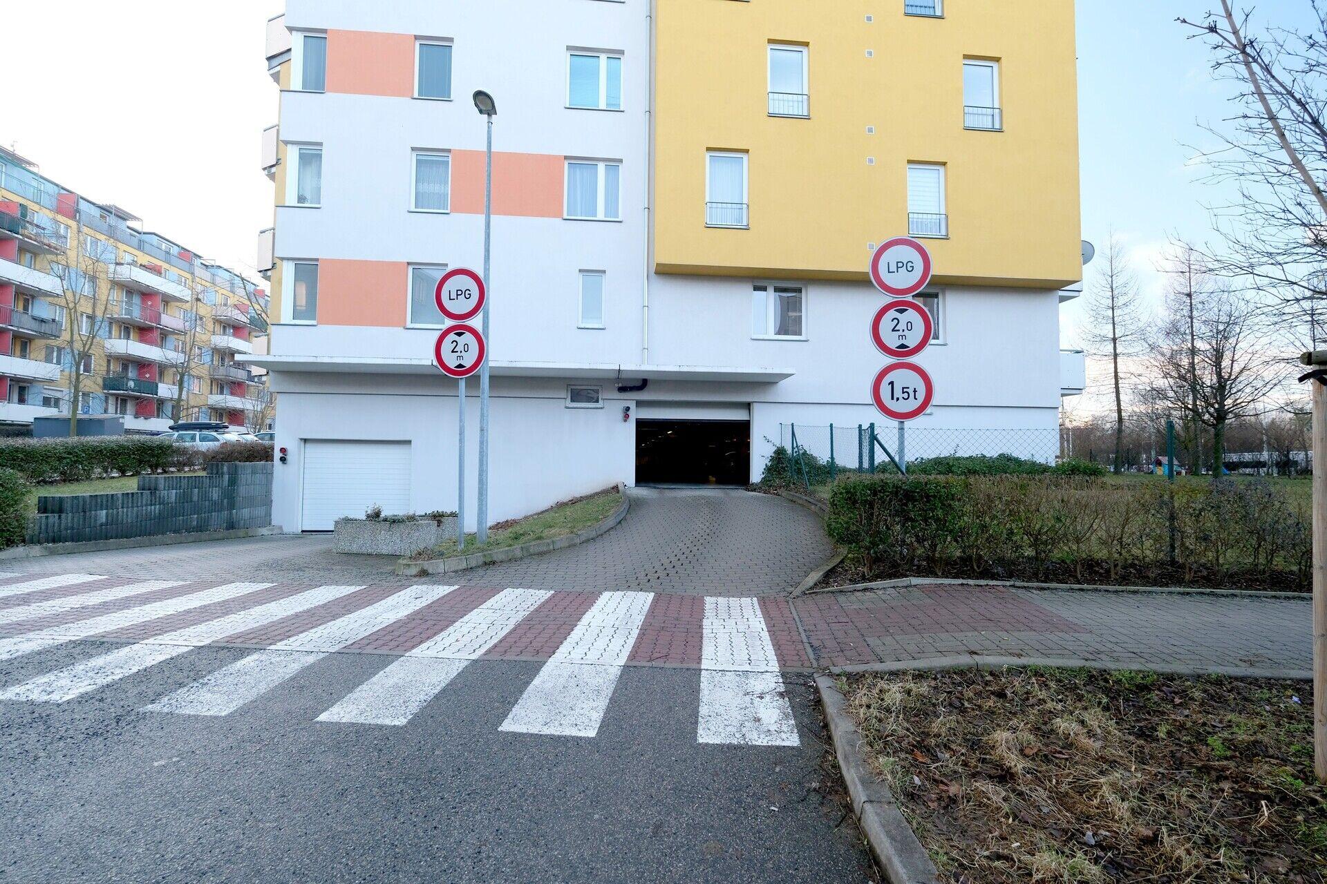 Garážové stání Bechlínská ulice, Praha 9 Letňany