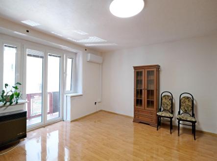 Pronájem bytu, 1+kk, 35 m²