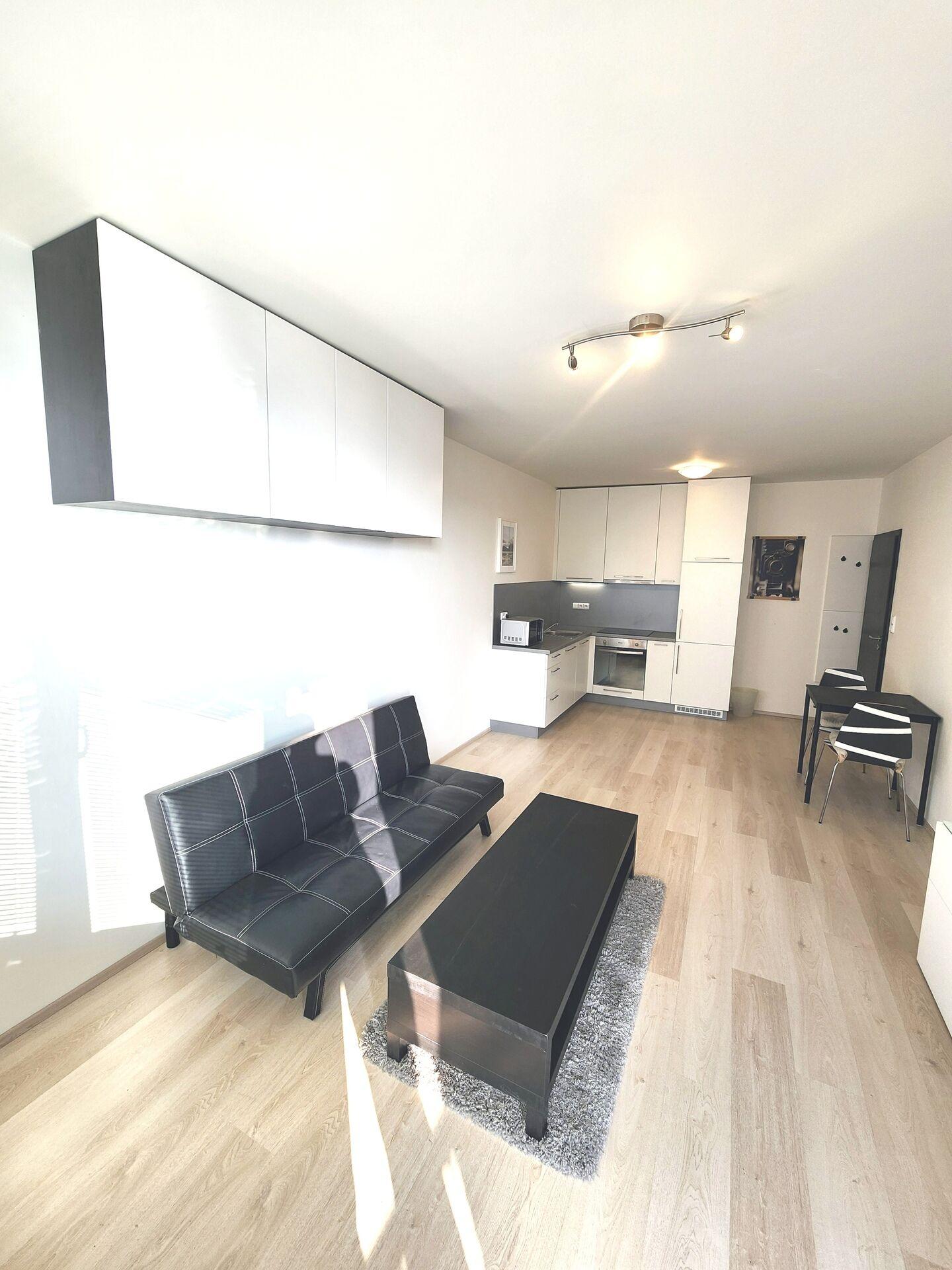 2+kk 54 m2 + balkon a gar.stání, Praha 10 Dolní Měcholupy