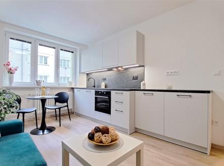 . | Pronájem bytu, 1+kk, 27 m²