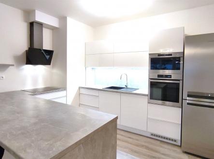 . | Pronájem bytu, 2+kk, 61 m²