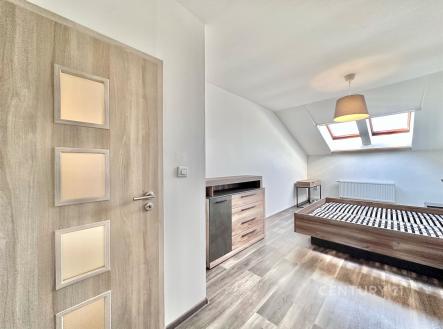. | Pronájem bytu, 2+kk, 68 m²