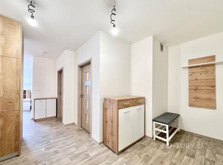 . | Pronájem bytu, 2+kk, 68 m²