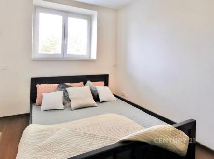 . | Pronájem bytu, 2+kk, 47 m²