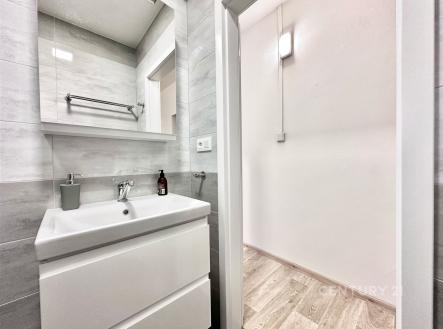 . | Pronájem bytu, 4+1, 75 m²