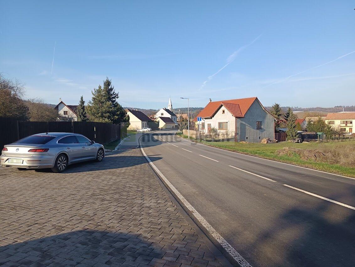 Prodej stavebního pozemku - 2.614 m2, Veverské Knínice