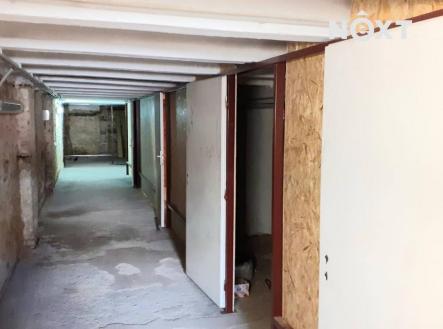 Pronájem - komerční objekt, sklad, 1 673 m²