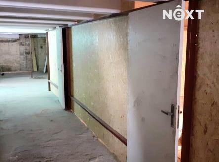 Pronájem - komerční objekt, sklad, 1 673 m²