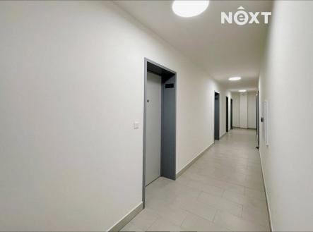 Pronájem bytu, 1+kk, 38 m²