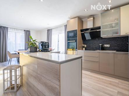 Prodej - dům/vila, 216 m²