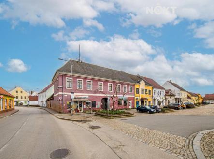 Prodej - komerční objekt, obchodní centrum, 828 m²