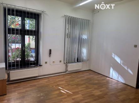 Pronájem - komerční objekt, obchodní centrum, 685 m²