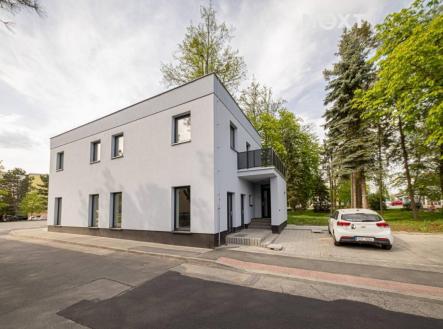 Pronájem - kanceláře, 86 m²