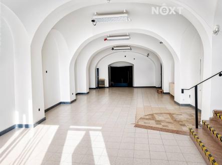 Pronájem - komerční objekt, obchodní centrum, 667 m²