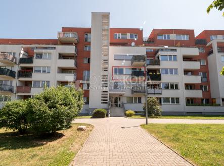 007-out.jpg | Prodej bytu, 2+kk, 64 m²