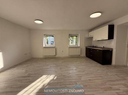 IMG_3435.JPEG | Pronájem - kanceláře, 35 m²