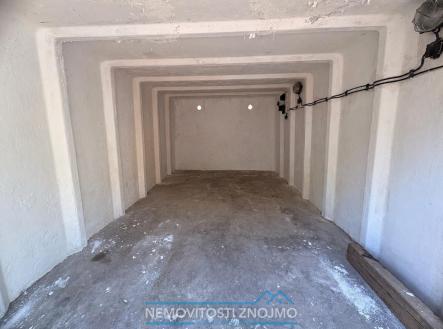 8A07D8B9-F823-456B-B44C-E03C438C4800.jpg | Pronájem - malý objekt/garáž