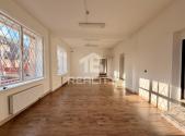 Pronájem - obchodní prostor, 110 m²