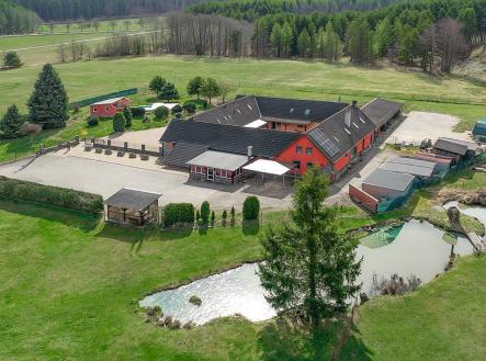 areál s jezírkem.jpg | Prodej - penzion, 700 m²