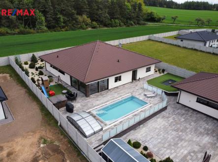 Prodej - dům/vila, 248 m²