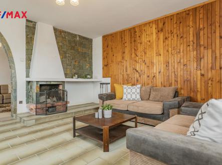 Obývací pokoj s krbem | Prodej - dům/vila, 125 m²
