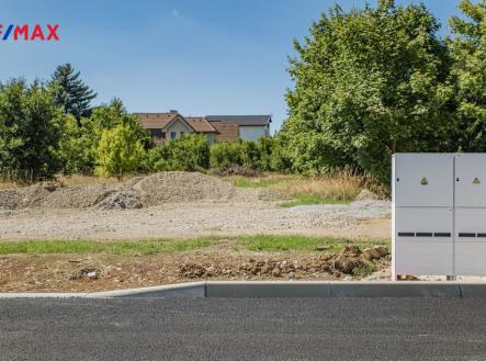 Rozvaděče na hranici pozemku | Prodej - pozemek pro bydlení, 1 099 m²