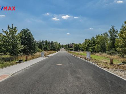 Nově vybudovaná příjezdová cesta | Prodej - pozemek pro bydlení, 1 099 m²