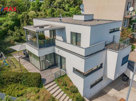 Prodej - dům/vila, 382 m²
