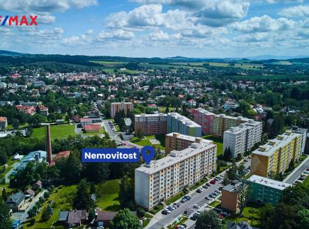 Pohled na dům z dronu | Prodej bytu, 3+1, 76 m²