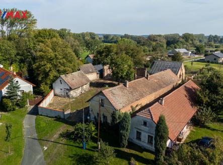 240923-dum-sany-2.jpg | Prodej - dům/vila, 432 m²