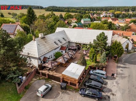 Prodej - nájemní dům, 897 m² obrázek
