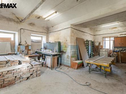 p1252581.jpg | Prodej - zemědělský objekt, 2 270 m²