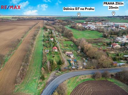 dalnice-d7-na-prahu.jpg | Prodej - pozemek pro bydlení, 976 m²