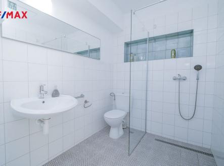 240906-byt-kvetnice-1.jpg | Pronájem bytu, 2+kk, 43 m²