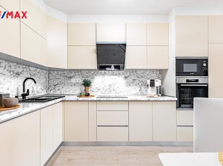 p1453034-vylepaena-nr.jpg | Prodej bytu, 3+kk, 64 m²