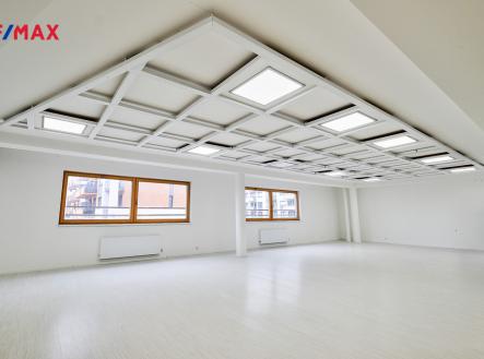250312-komercni-prostor-zlicin-carboch-7.jpg | Pronájem - obchodní prostor, 97 m²
