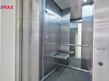 250312-komercni-prostor-zlicin-carboch-9.jpg | Pronájem - obchodní prostor, 139 m²