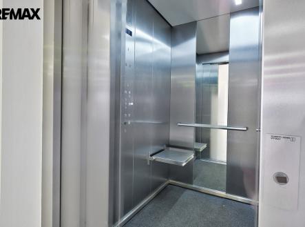 250312-komercni-prostor-zlicin-carboch-9.jpg | Pronájem - obchodní prostor, 139 m²