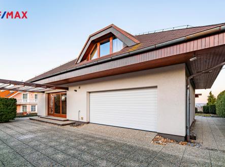 p1456876-vylepsene-nr.jpg | Prodej - dům/vila, 295 m²