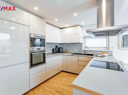 p1458160-1.jpg | Prodej - dům/vila, 180 m²