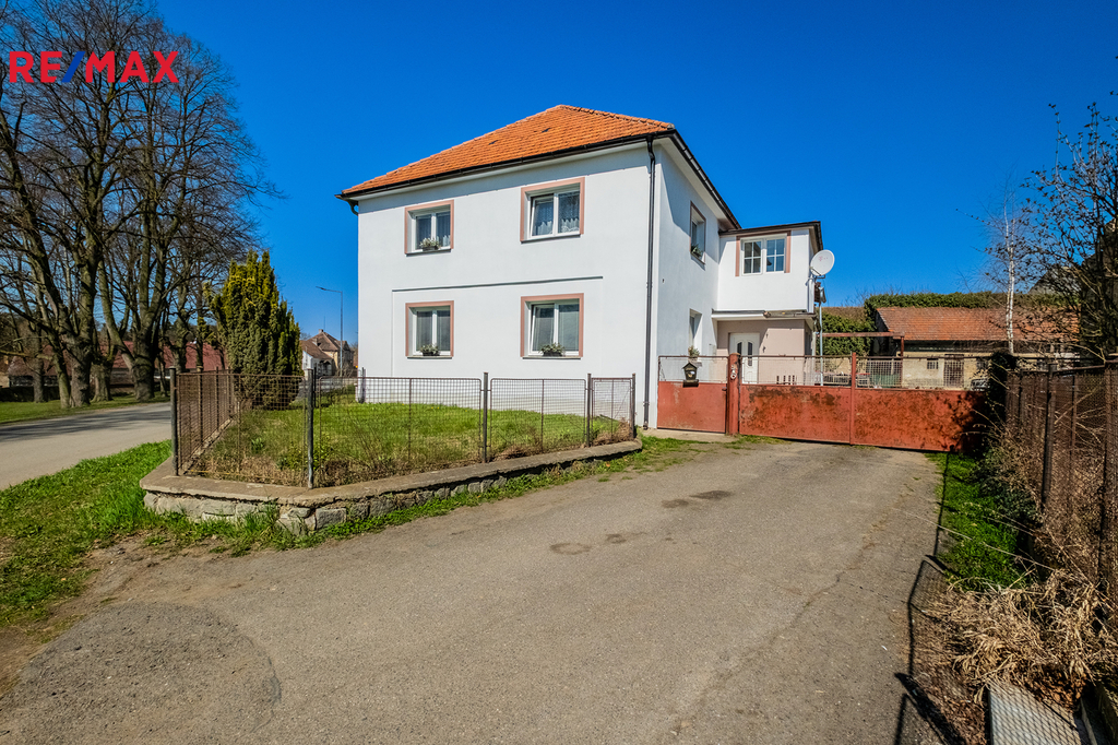 250415-starosedlsky-hradek-1.jpg