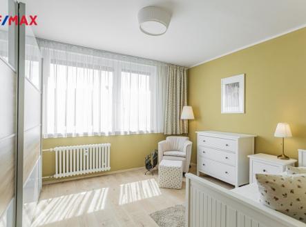 Kompletně zařízená ložnice bytu | Pronájem bytu, 2+kk, 45 m²