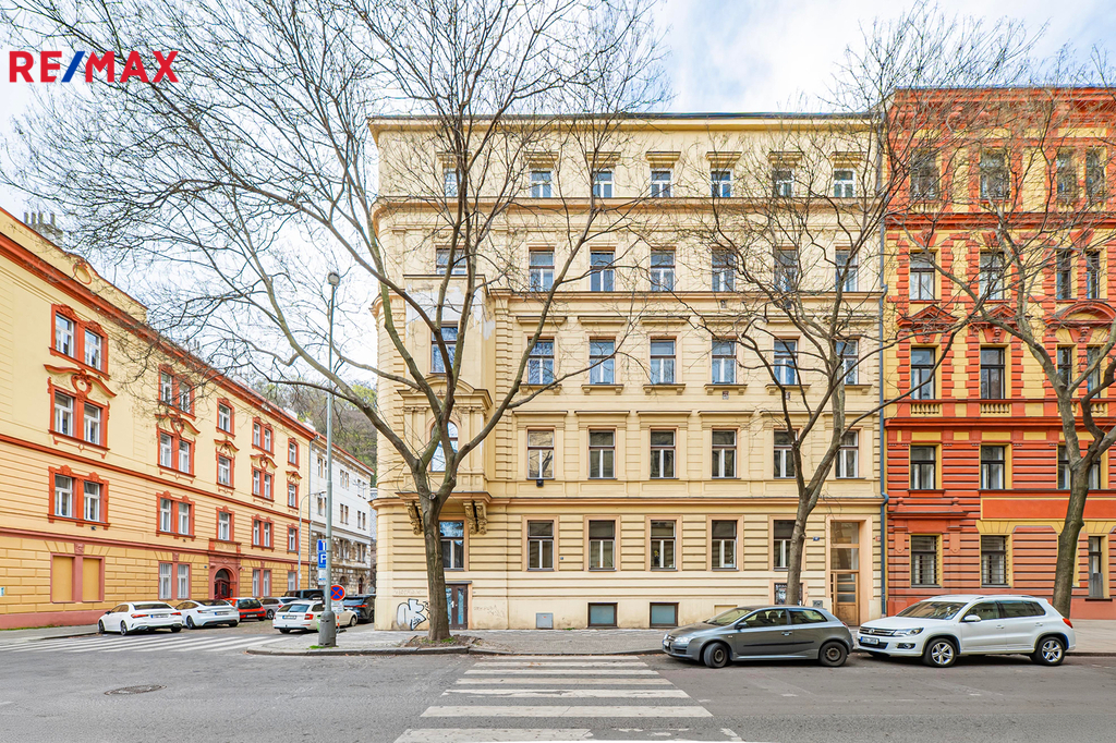 p1472362-1-1.jpg