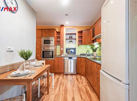 p1456537-vylepsene-nr.jpg | Prodej - dům/vila, 280 m²