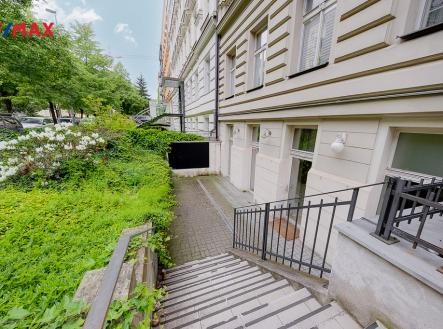 Pronájem - obchodní prostor, 69 m²