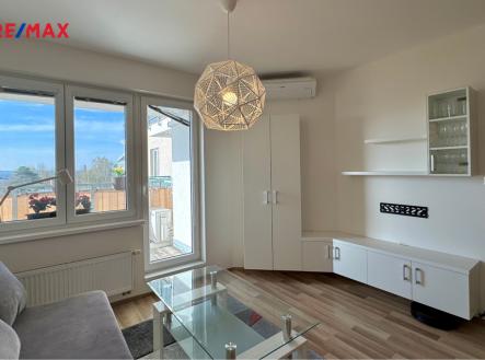 Pronájem bytu, 2+kk, 44 m² obrázek