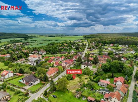 250524-pozemek-hvozdnice-3.jpg | Prodej - pozemek pro bydlení, 1 495 m²