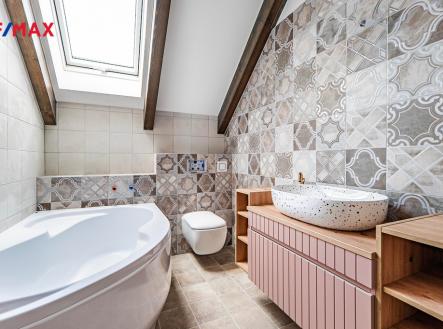Koupelna v patře | Prodej - dům/vila, 128 m²